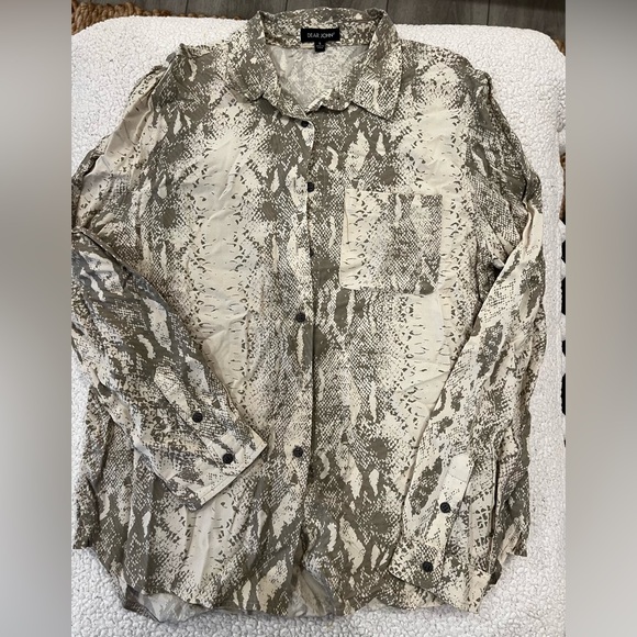 Dear John snake skin print button down. Size S. Great condition - Picture 1 of 1